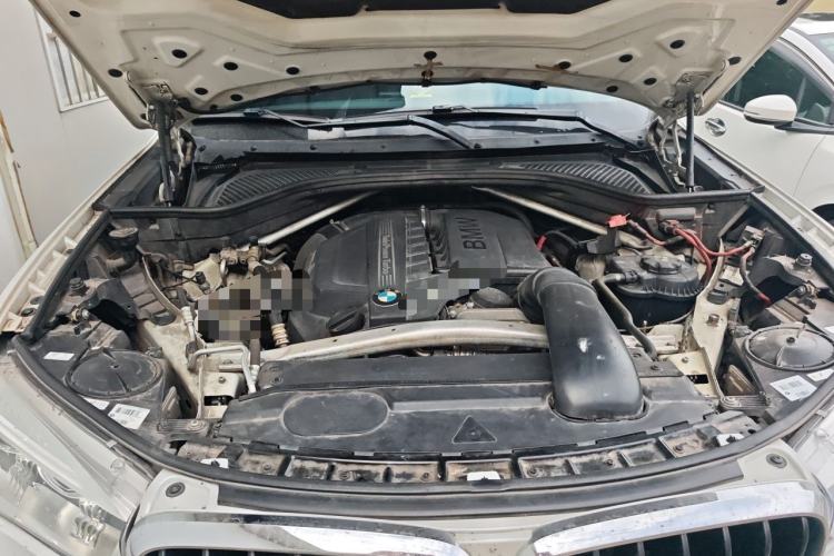 Used BMW X5 2015 xDrive35i U.S. specification Engine Bay