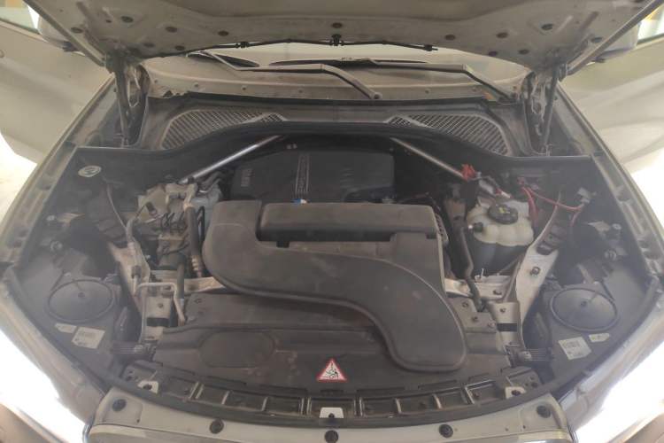 Used BMW X5 2015 xDrive28i Engine Bay