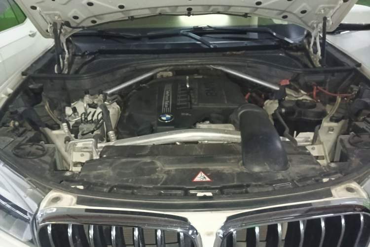 Used BMW X5 2015 xDrive35i China Limited Edition Engine Bay