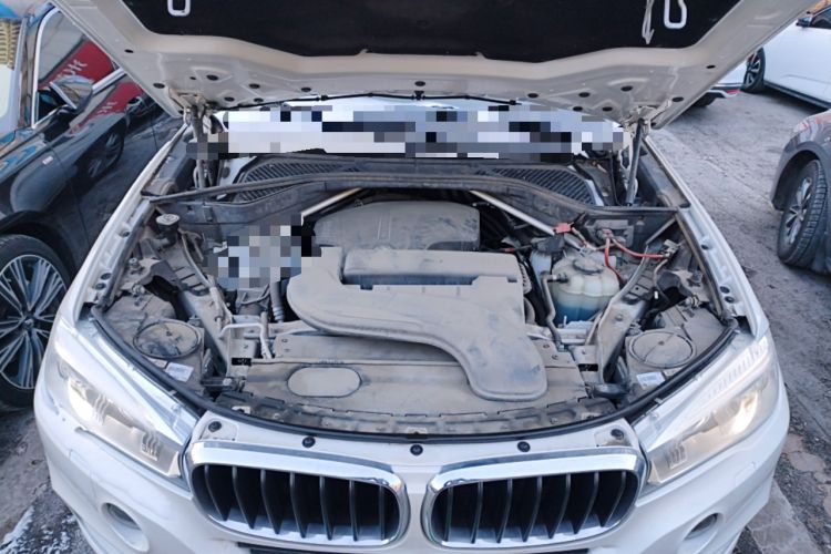 Used BMW X5 2015 xDrive28i Engine Bay