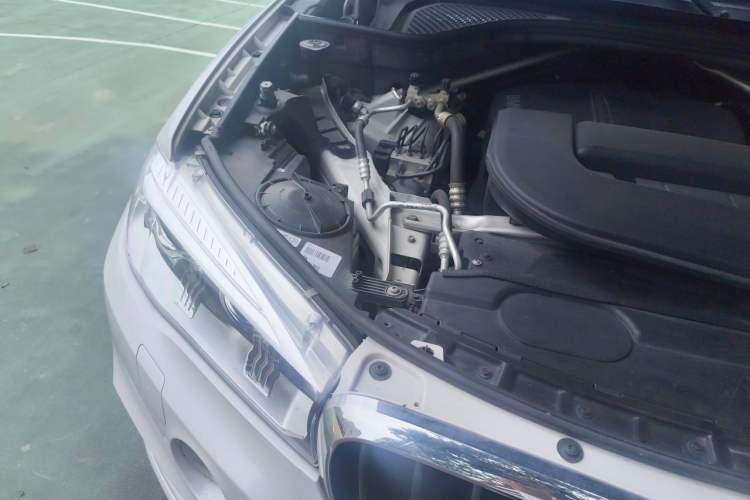 Used BMW X5 2015 xDrive28i Engine Bay Right