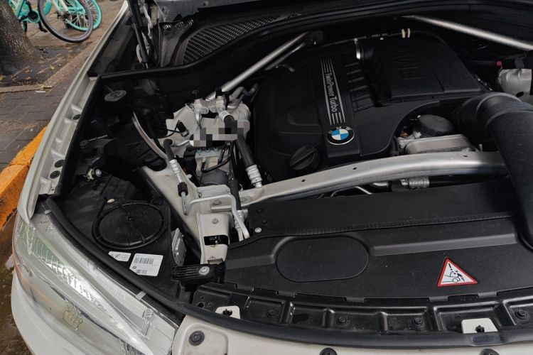 Used BMW X5  Engine Bay Right