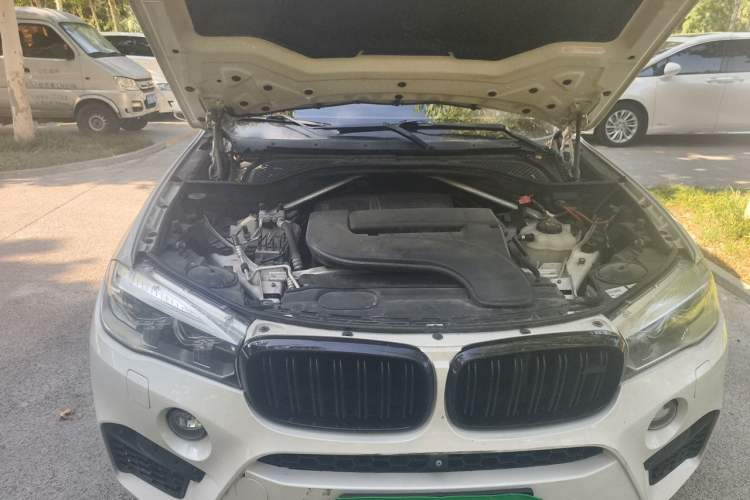 Used BMW X5 2015 xDrive28i Engine Bay Right