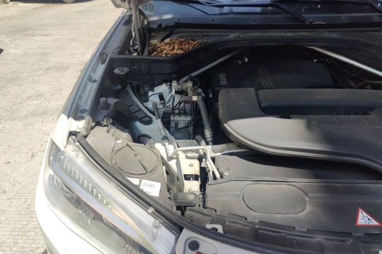 Used BMW X5 2015 xDrive28i Engine Bay Right