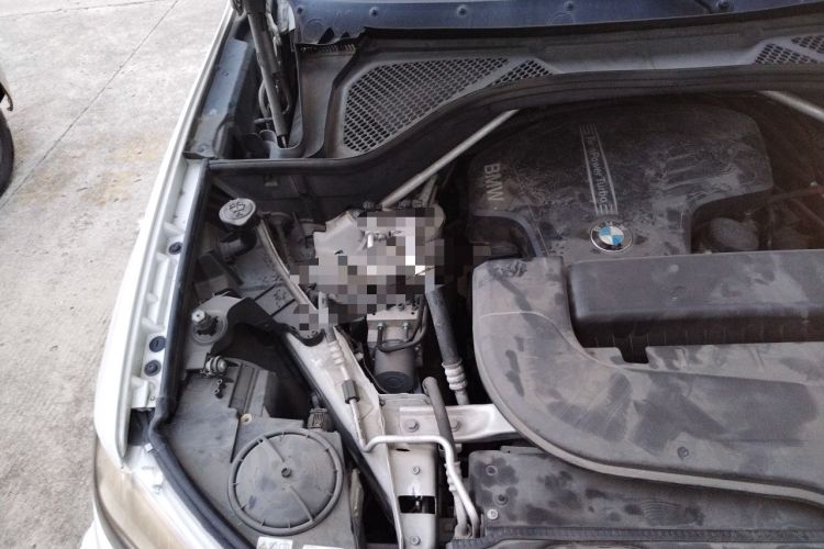 Used BMW X5 2015 xDrive28i Engine Bay Right