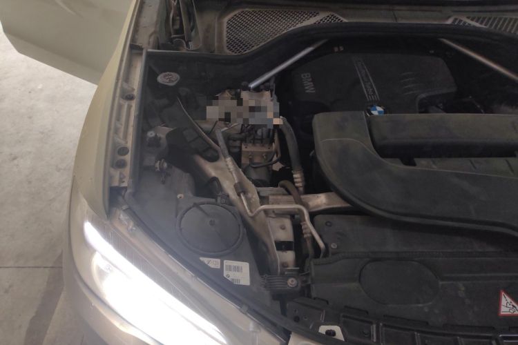 Used BMW X5 2015 xDrive28i Engine Bay Right