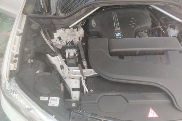 Used BMW X5 2015 xDrive28i Engine Bay Right