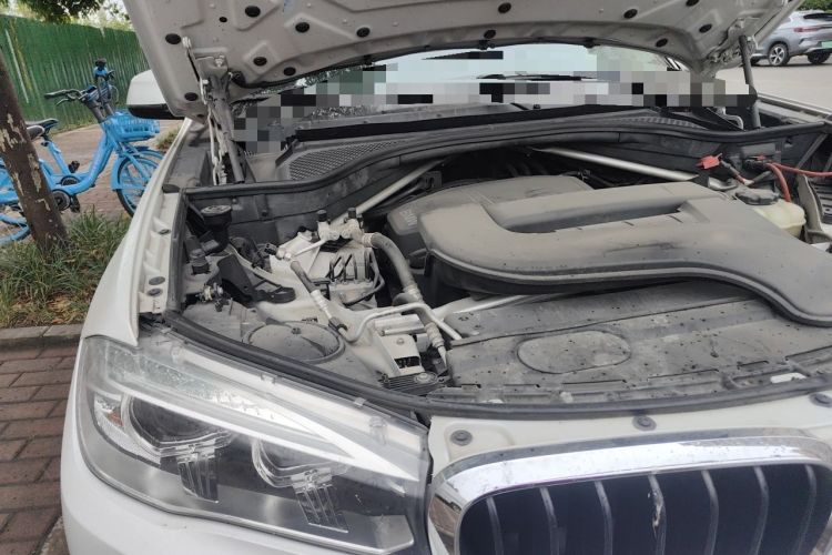 Used BMW X5 2015 xDrive28i Engine Bay Right