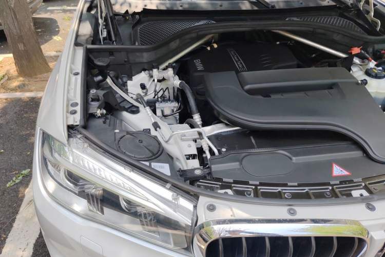 Used BMW X5  Engine Bay Right
