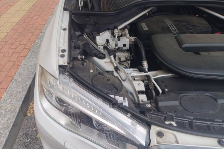 Used BMW X5 2015 xDrive28i Engine Bay Right
