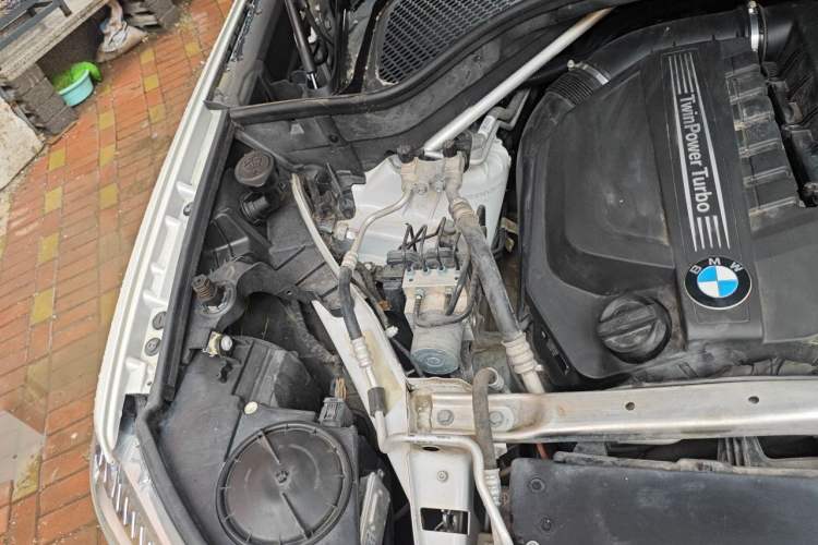 Used BMW X5 2015 xDrive35i China Limited Edition Engine Bay Right