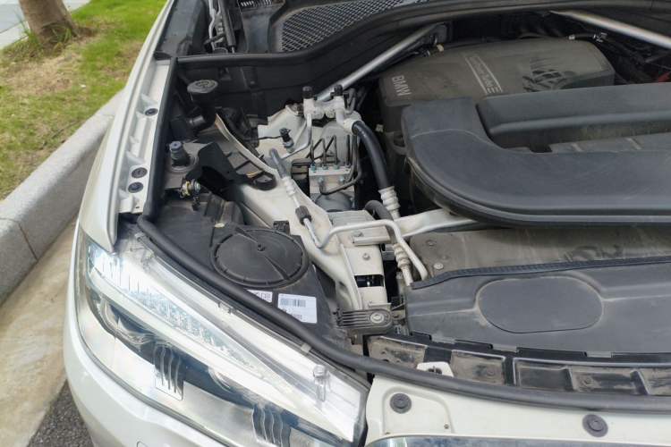 Used BMW X5 2015 xDrive28i Engine Bay Right