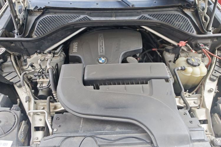 Used BMW X5 2015 xDrive28i Engine Bay
