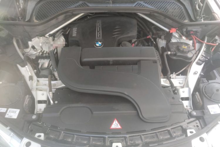 Used BMW X5 2015 xDrive28i Engine Bay