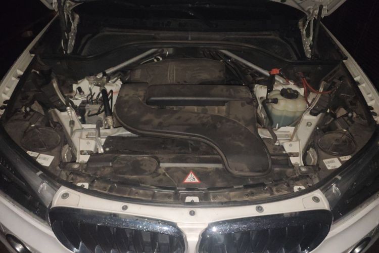 Used BMW X5 2015 xDrive28i Engine Bay