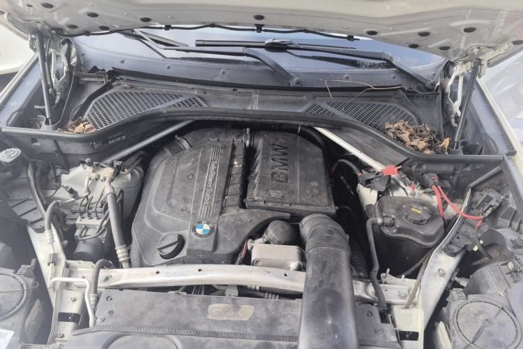 Used BMW X5  Engine Bay