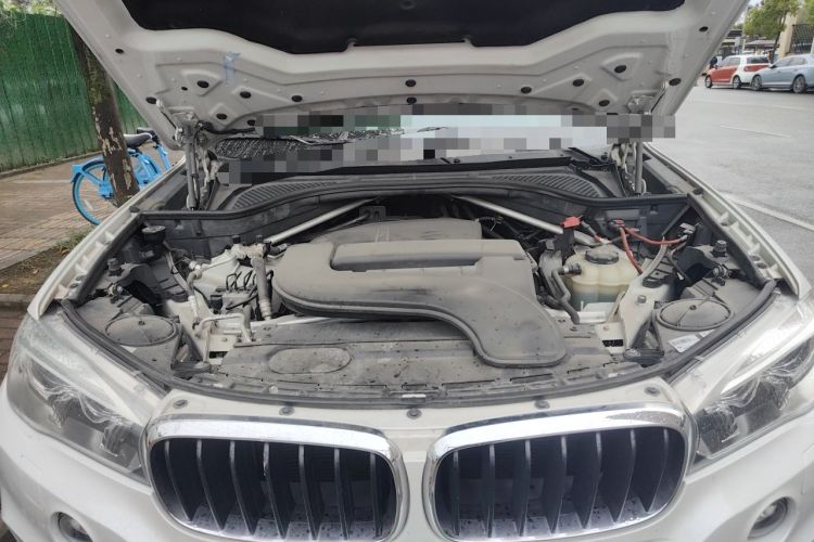 Used BMW X5 2015 xDrive28i Engine Bay