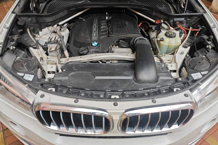Used BMW X5 2015 xDrive35i China Limited Edition Engine Bay