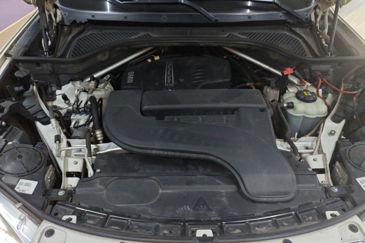 Used BMW X5 2015 xDrive28i Engine Bay