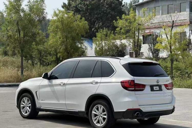 Used BMW X5 2015 xDrive28i Exterior 3