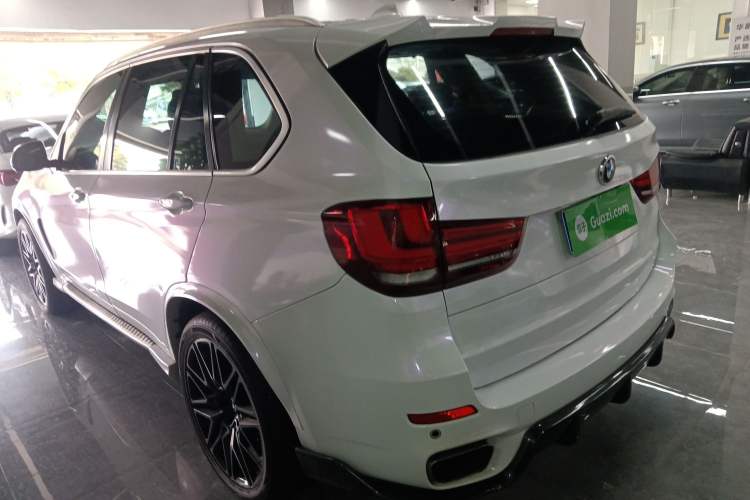 Used BMW X5 2015 xDrive35i Middle East version Exterior 3