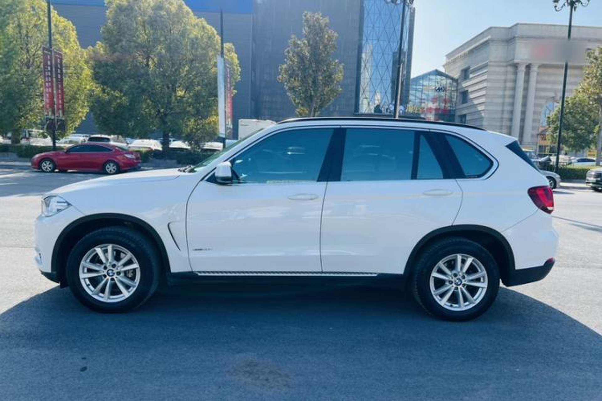 Used BMW X5 2015 xDrive28i Exterior 5