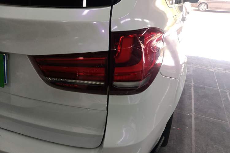 Used BMW X5 2015 xDrive35i Middle East version Exterior 6