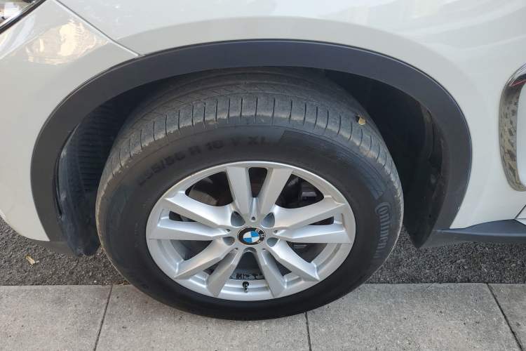 Used BMW X5 2015 xDrive35i U.S. specification Exterior 7