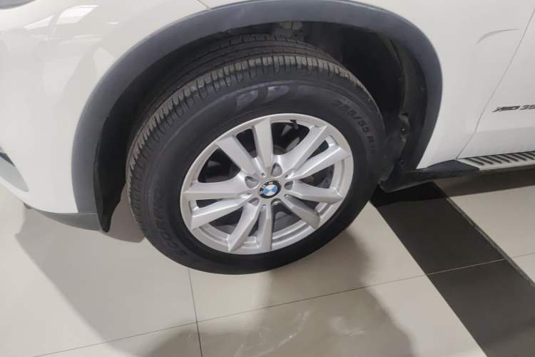 Used BMW X5 2015 xDrive35i Middle East version Exterior 7