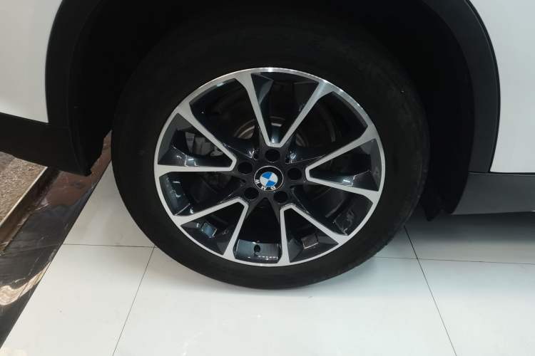 Used BMW X5 2015 xDrive35i U.S. specification Exterior 8