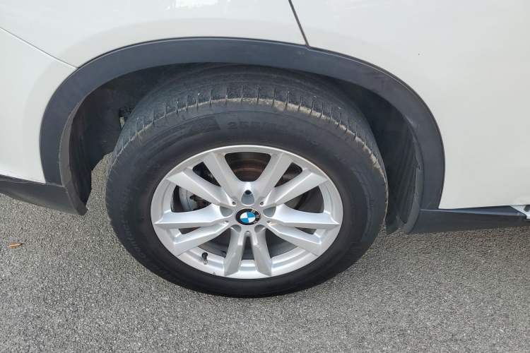 Used BMW X5 2015 xDrive35i U.S. specification Exterior 8
