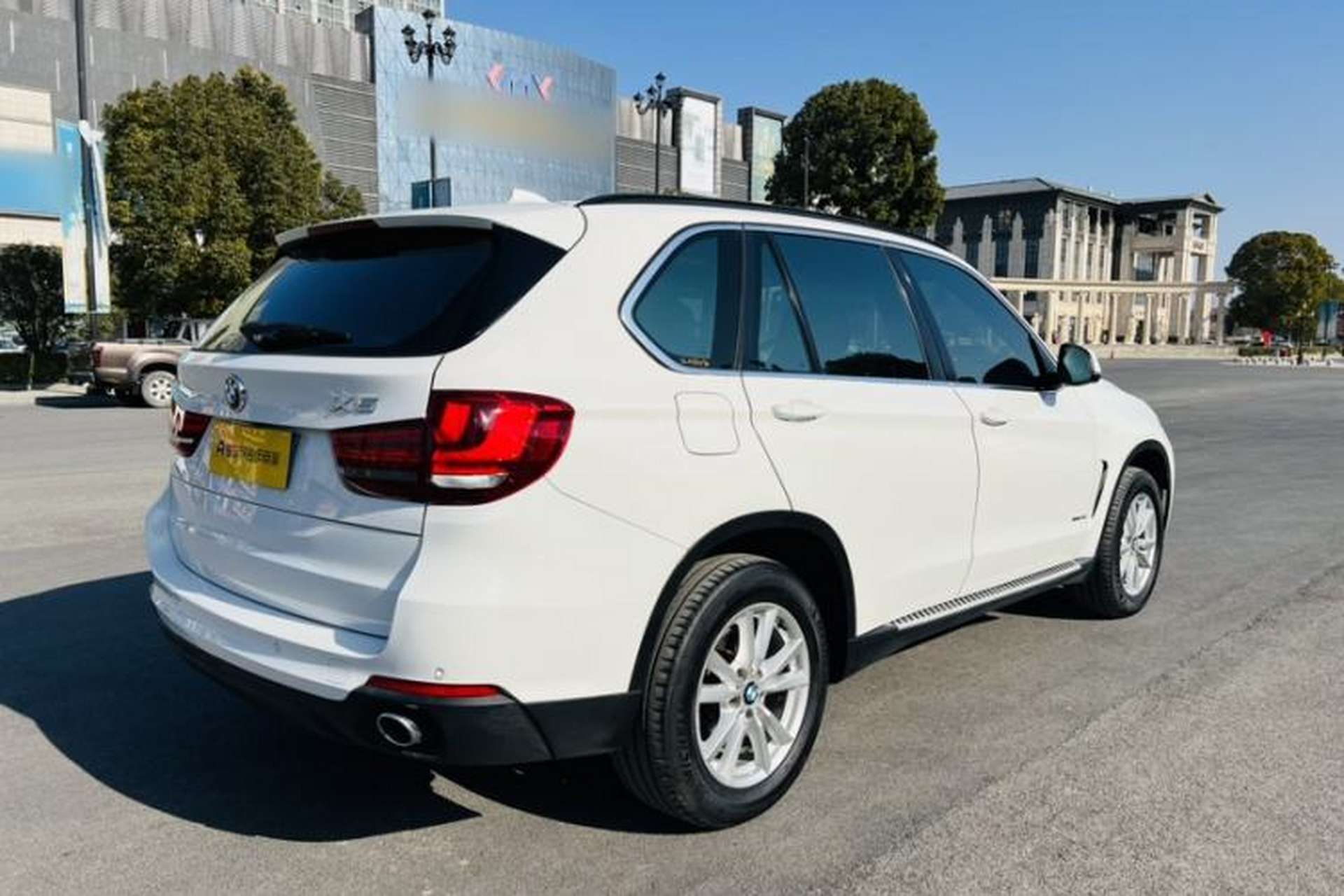 Used BMW X5 2015 xDrive28i Exterior 8