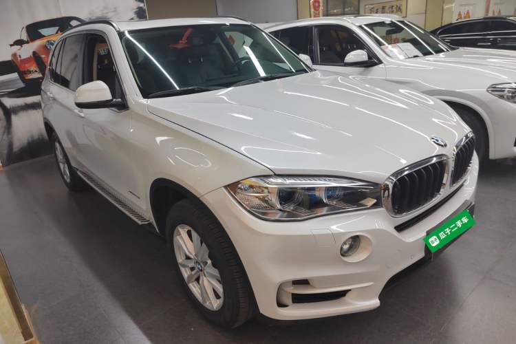 Used BMW X5 2015 xDrive28i Front Right 45 Deg