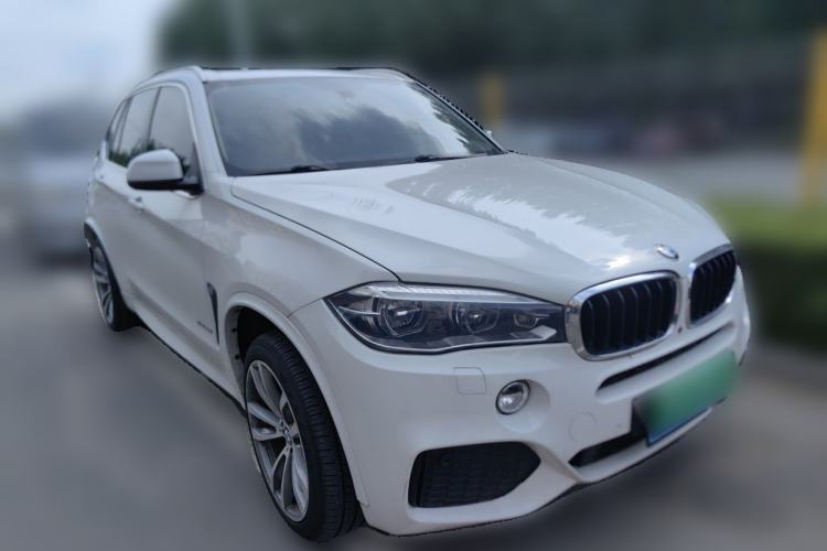 Used BMW X5  Front Right 45 Deg