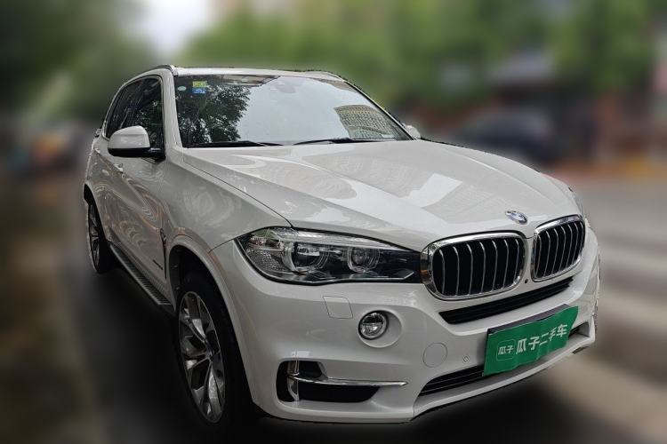 Used BMW X5  Front Right 45 Deg