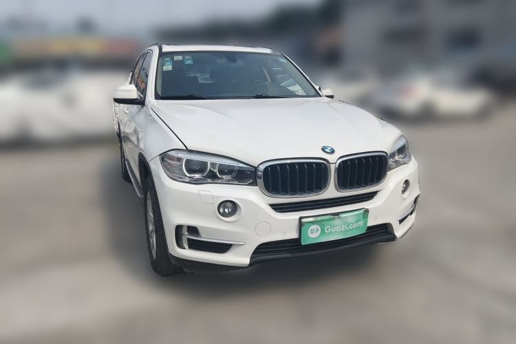 Used BMW X5 2015 xDrive28i Front Right 45 Deg