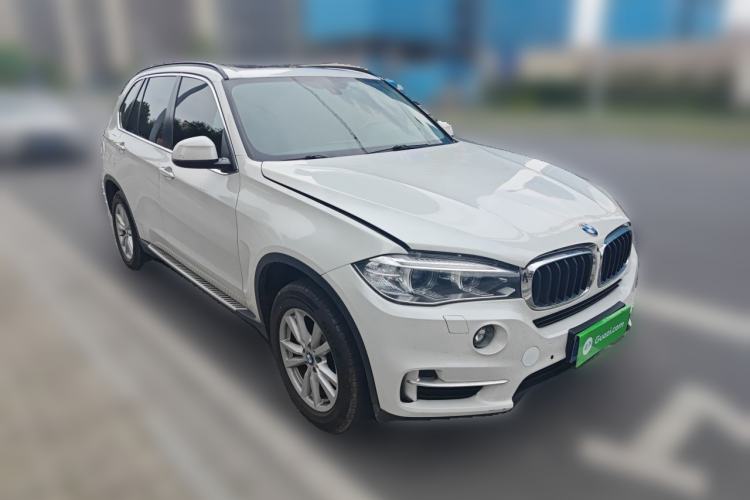 Used BMW X5 2015 xDrive28i Front Right 45 Deg
