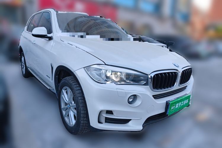 Used BMW X5 2015 xDrive28i Front Right 45 Deg