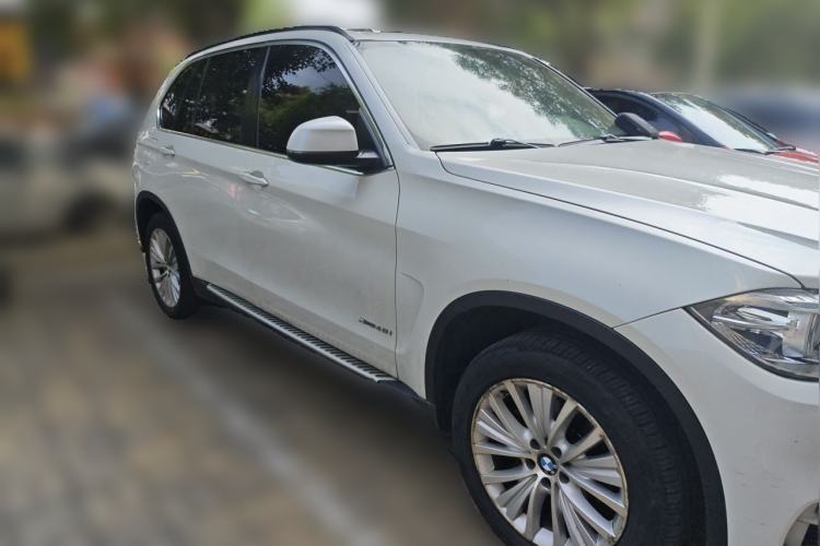 Used BMW X5 2015 xDrive28i Front Right 45 Deg