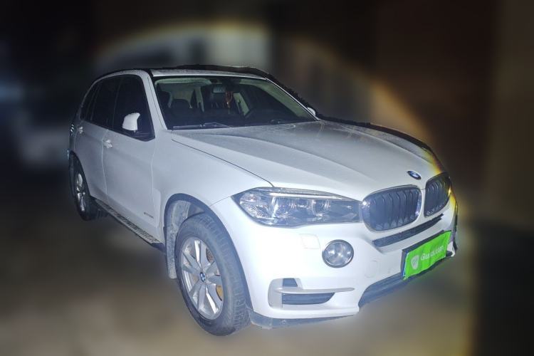 Used BMW X5 2015 xDrive28i Front Right 45 Deg