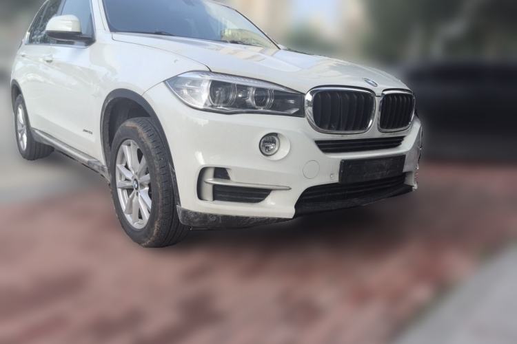 Used BMW X5  Front Right 45 Deg