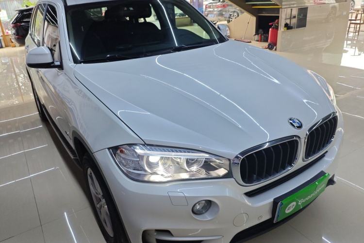 Used BMW X5 2015 xDrive28i Front Right 45 Deg