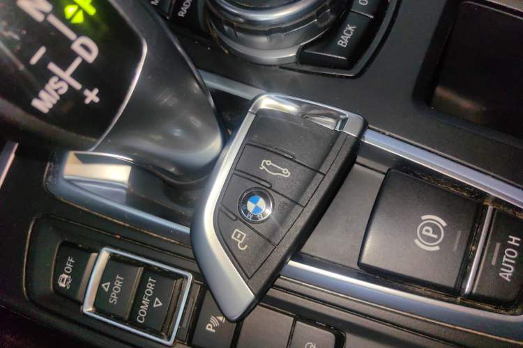 Used BMW X5 2015 xDrive28i Interior 1
