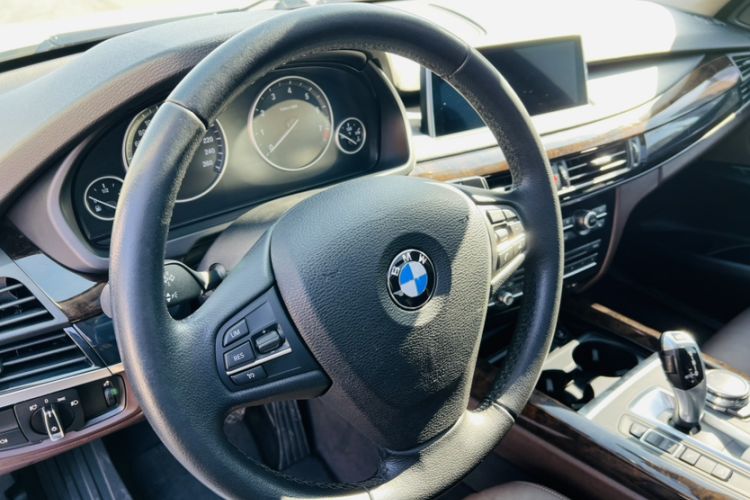Used BMW X5 2015 xDrive28i Interior 1