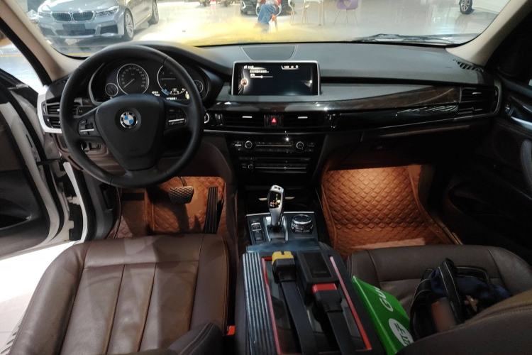 Used BMW X5 2015 xDrive28i Interior 2