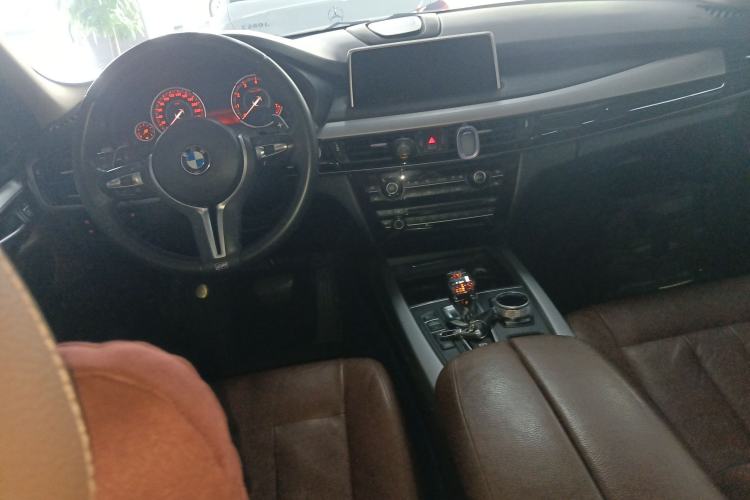 Used BMW X5 2015 xDrive35i Middle East version Interior 2
