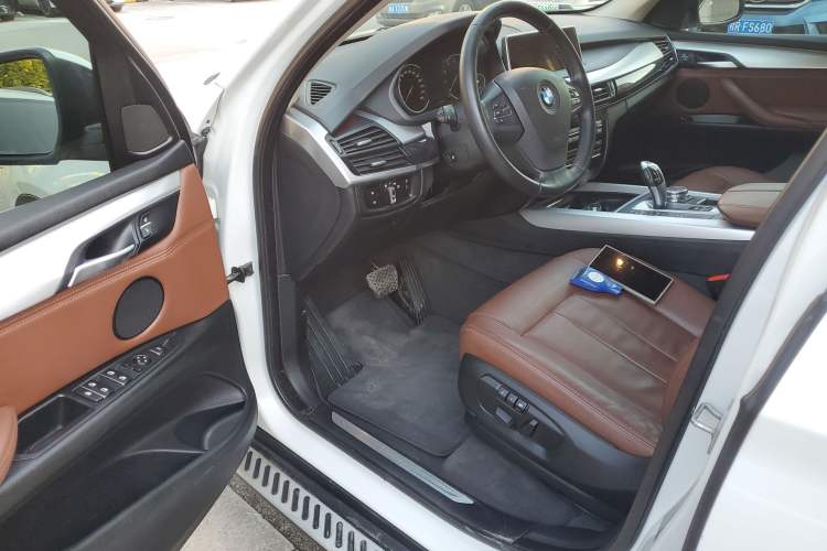 Used BMW X5 2015 xDrive35i U.S. specification Interior 3