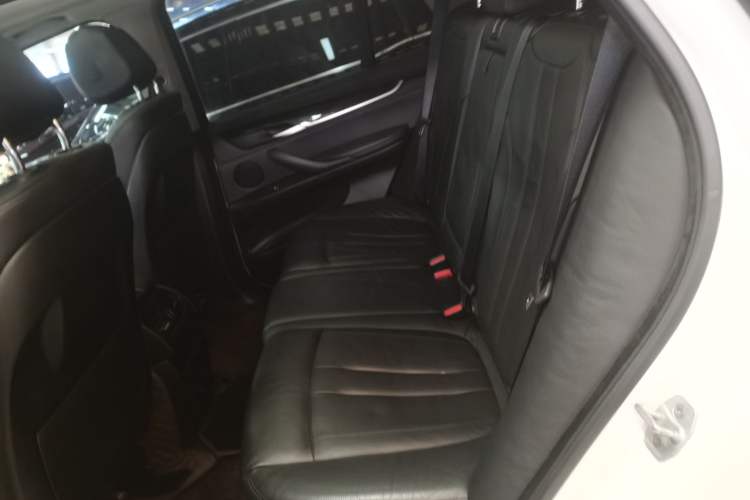 Used BMW X5 2015 xDrive35i U.S. specification Interior 4
