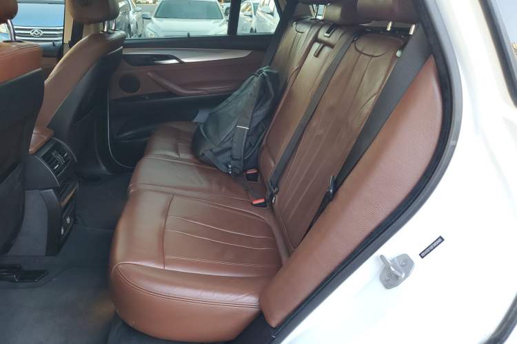 Used BMW X5 2015 xDrive35i U.S. specification Interior 4