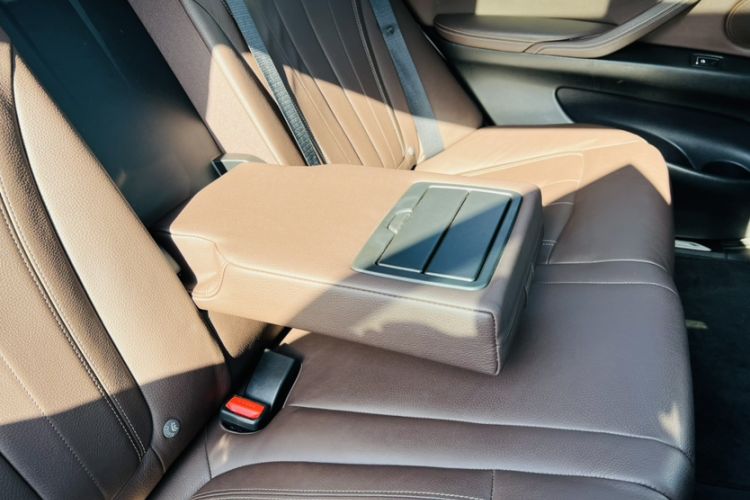 Used BMW X5 2015 xDrive28i Interior 6